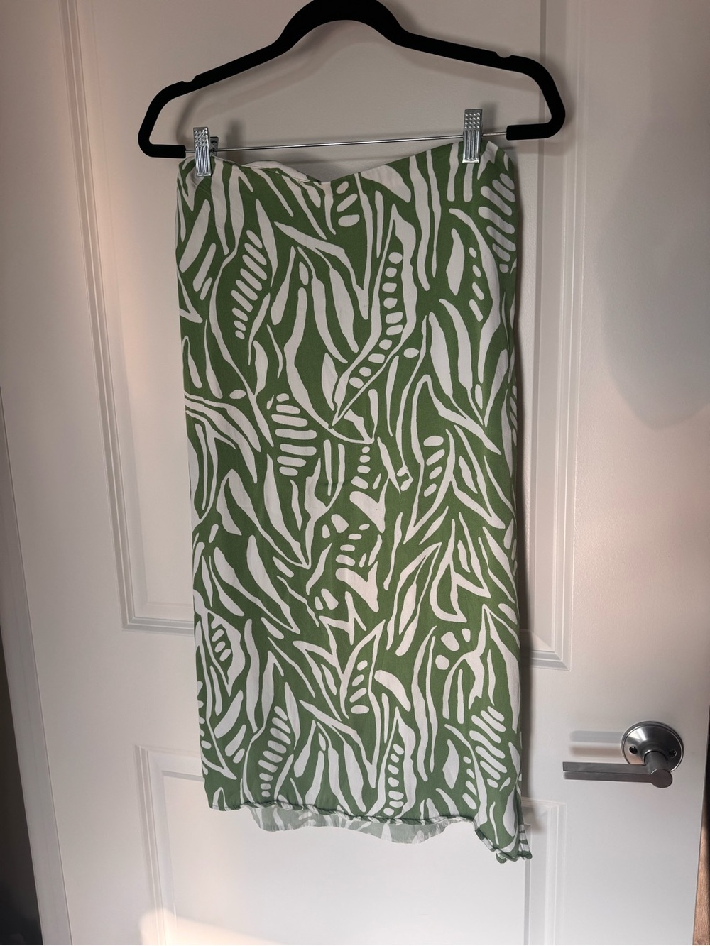 House of Harlow green and white leaf print midi skirt large